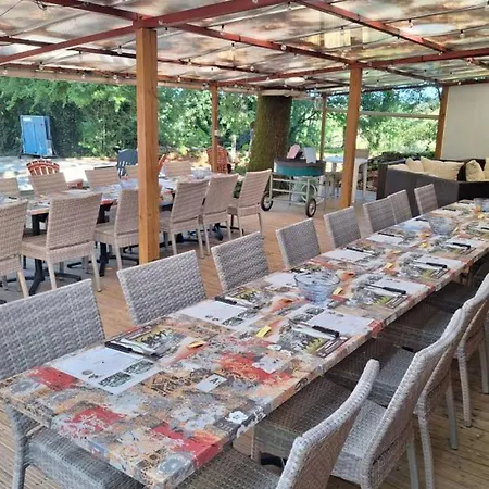 Mobil-home Avec Terrasse - 4 Pers. - Api-1-52-2915 * Rocamadour